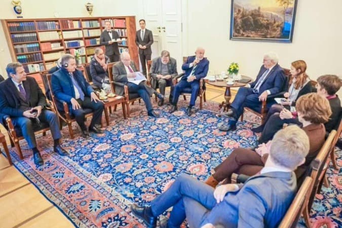Na Alemanha, Lula se reúne com presidente para assinatura de acordos