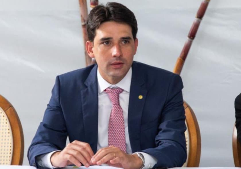 Apagão cibernético não afetou tráfego aéreo brasileiro, afirma ministro dos Portos e Aeroportos