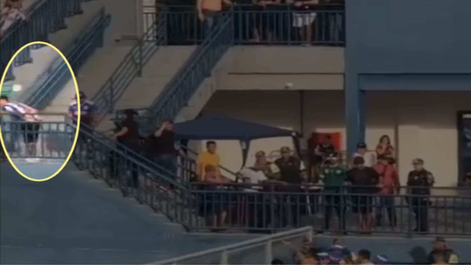 Após jogo, torcedor do São Raimundo mostra &#8216;traseira&#8217; para torcida do Nacional