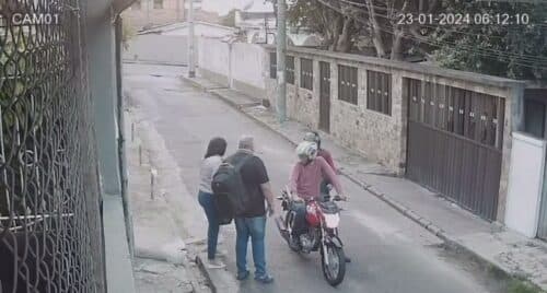 VÍDEO: Assaltantes rendem pedestres em rua deserta de Manaus