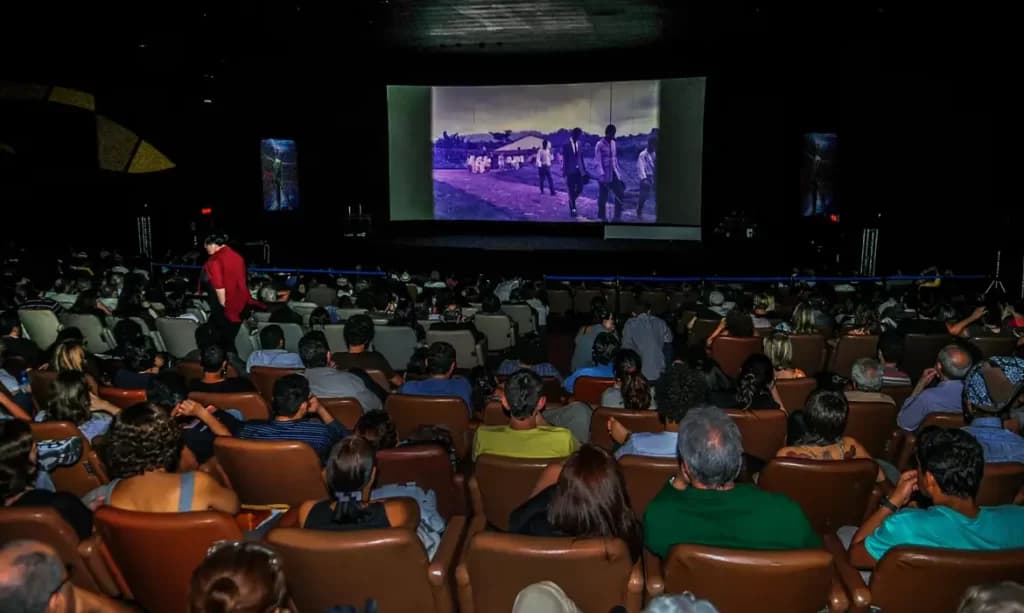 Decreto de Lula determina exibição obrigatória de filmes brasileiros em cinemas