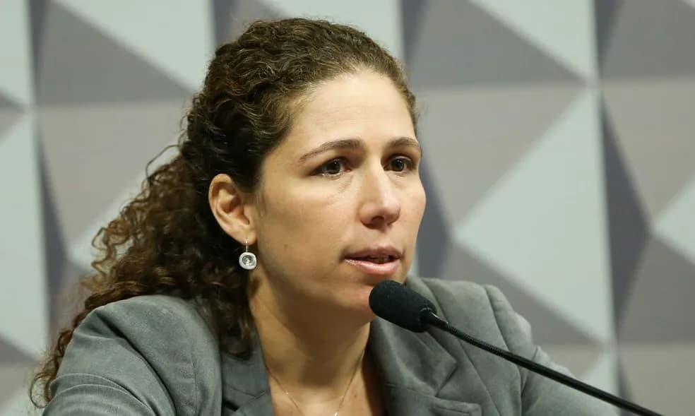 Governo pretende realizar &#8220;Enem dos Concursos&#8221; a cada dois anos, diz ministra