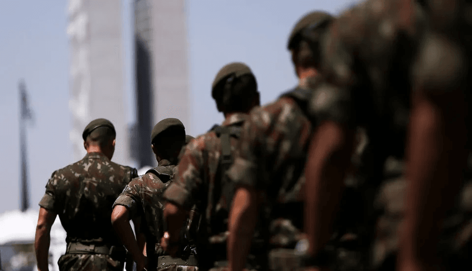 AGU defende fim de pena menor para militares acusados de estupro
