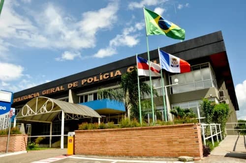 Casal é preso por enviar drogas escondidas em veículos para fora do Amazonas