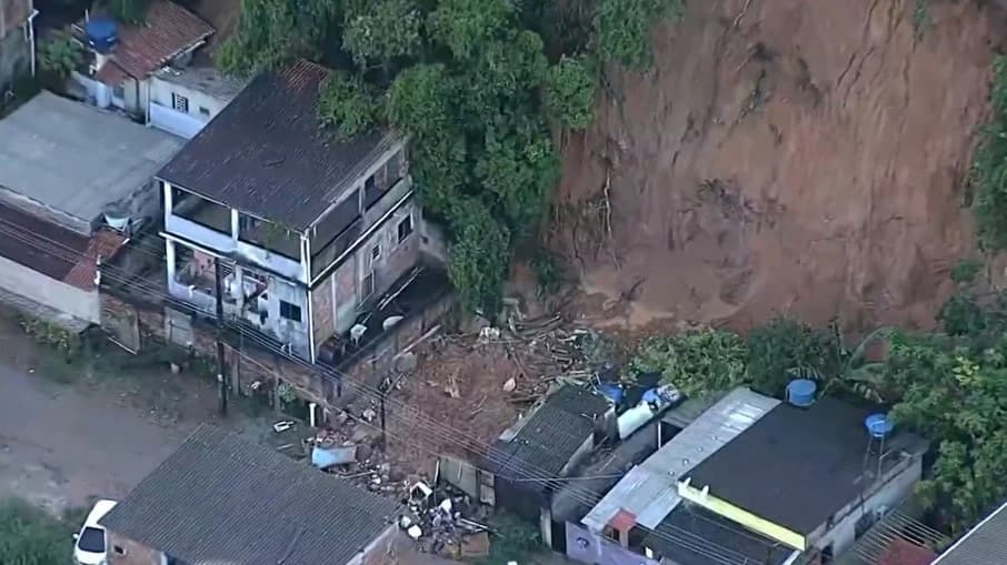 Mulher e criança morrem em enxurrada no Rio de Janeiro