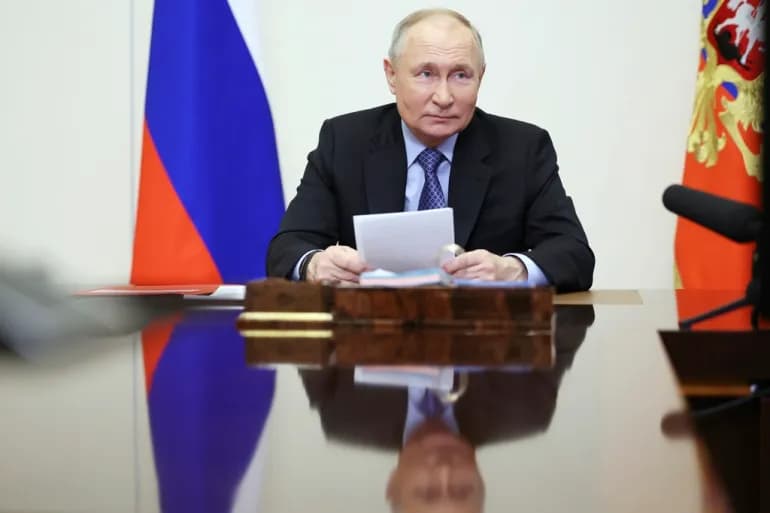 Putin vai confiscar bens de quem &#8216;desacreditou militares&#8217;