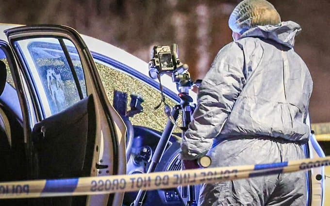 VÍDEO: Polícia de Londres procura homem que atirou &#8220;substância corrosiva” e feriu 12 pessoas