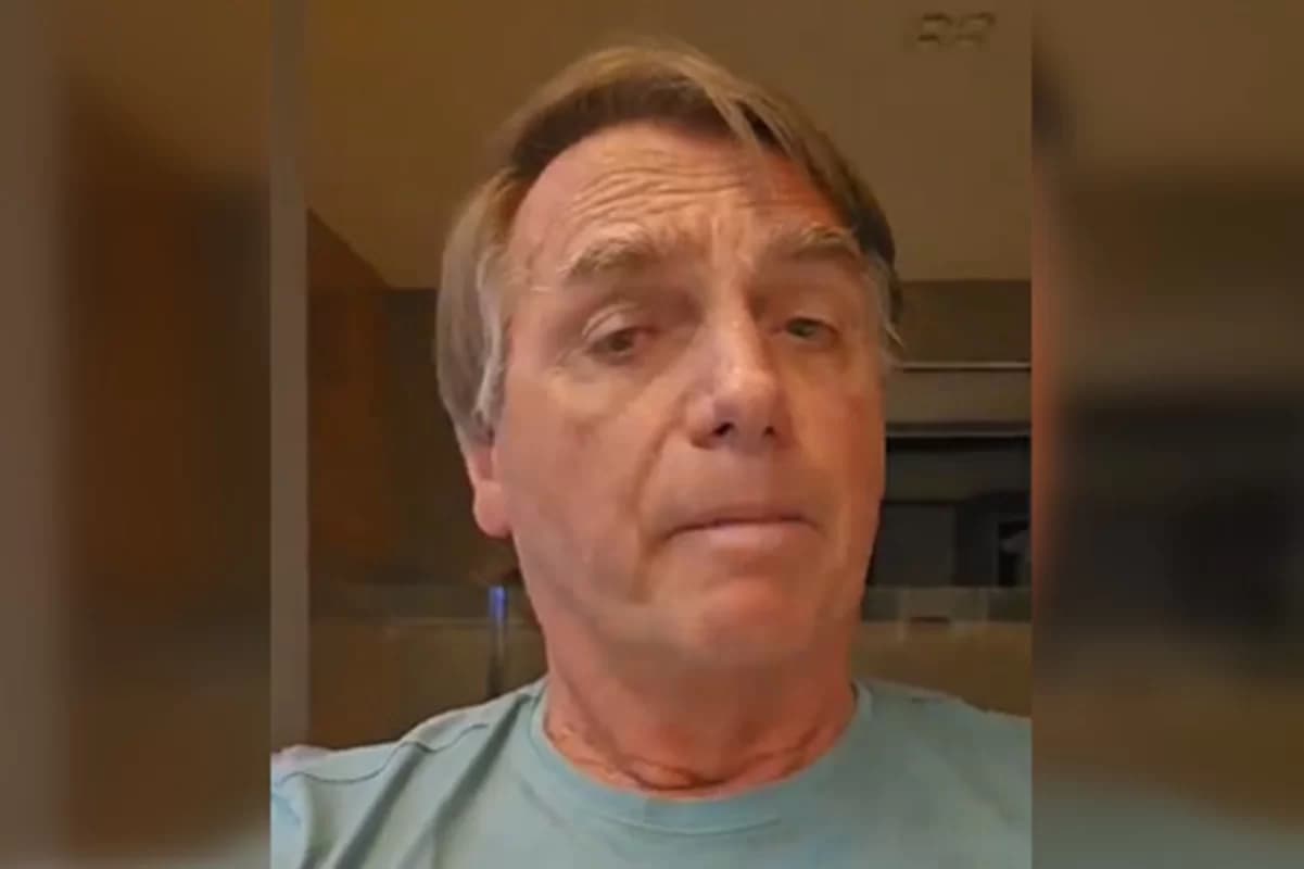 Bolsonaro confirma envio de R$ 800 mil para o exterior e ironiza ação da PF