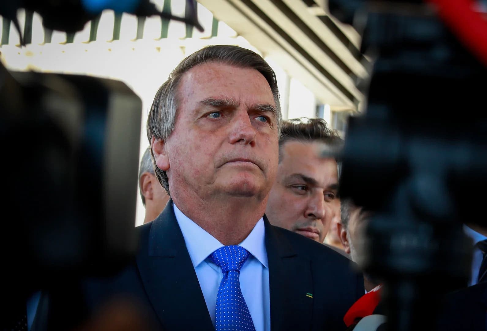 TSE multa Bolsonaro em R$ 15 mil por publicações contra Lula