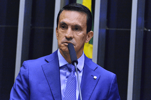 “Tem gabinete de deputado estadual que tem mais policial do que município”, diz Sidney Leite