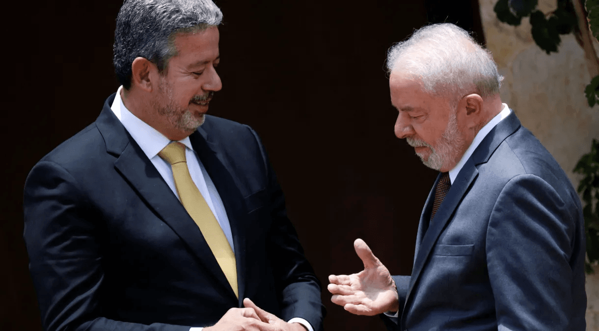 Lula recebe Lira e líderes partidários no Alvorada para tentar avançar em pautas econômicas