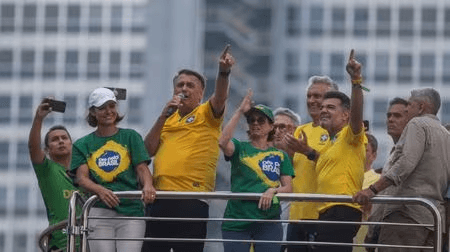 Sem citar nomes, Bolsonaro discursa em ato na Av. Paulista “ Presidente sem povo”