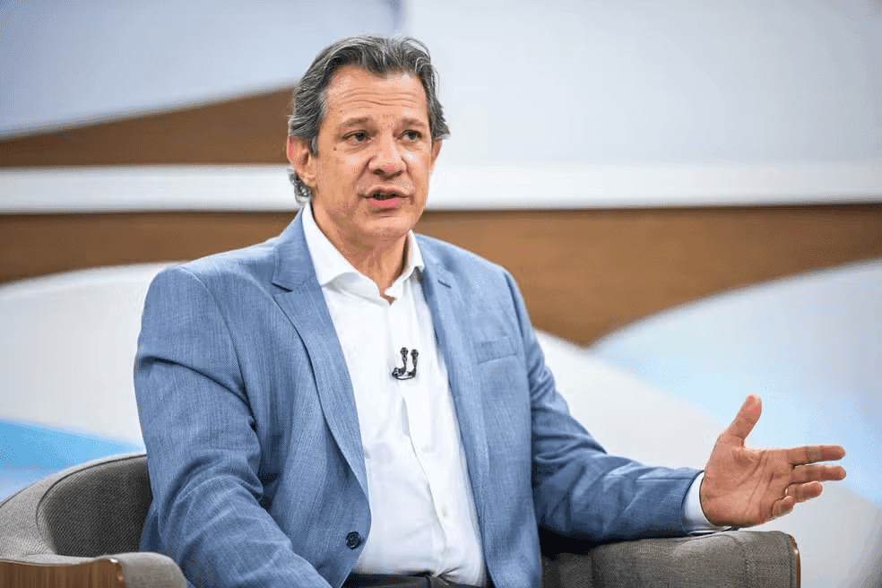 Ministro Fernando Haddad testa positivo para covid-19