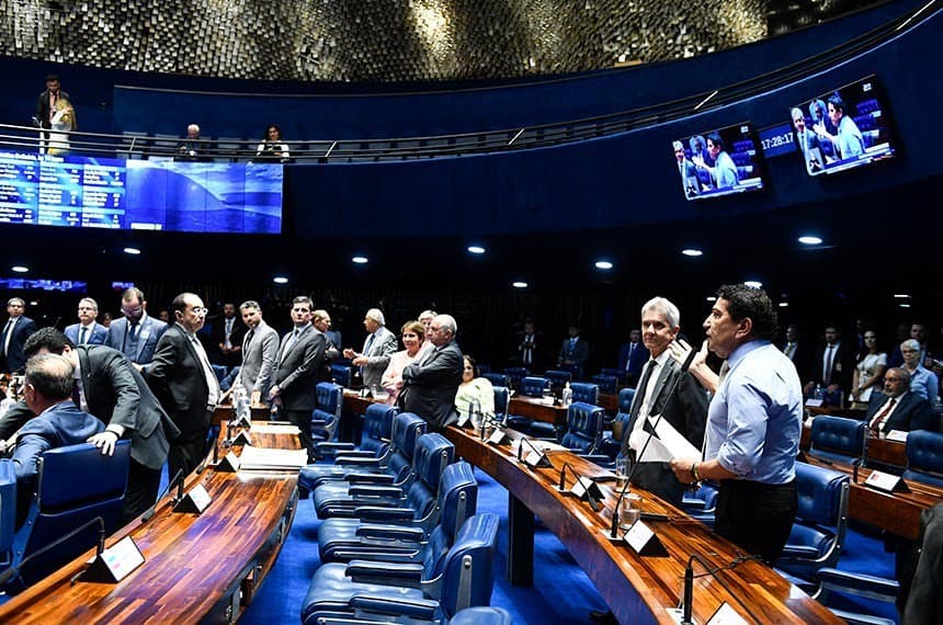 Senado volta a discutir PEC da elegibilidade de militares sem perda de salário