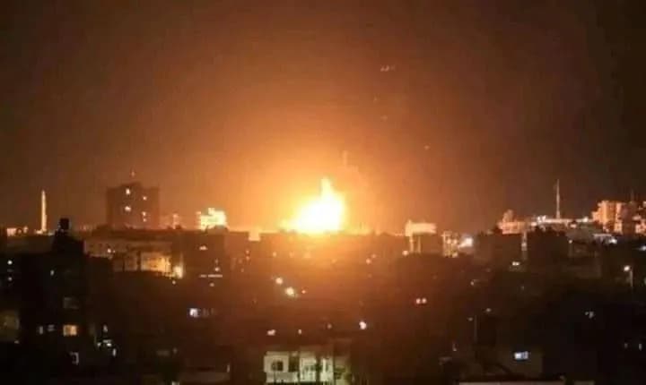 Ataque israelense na Síria mata 42 soldados e combatentes do Hezbollah