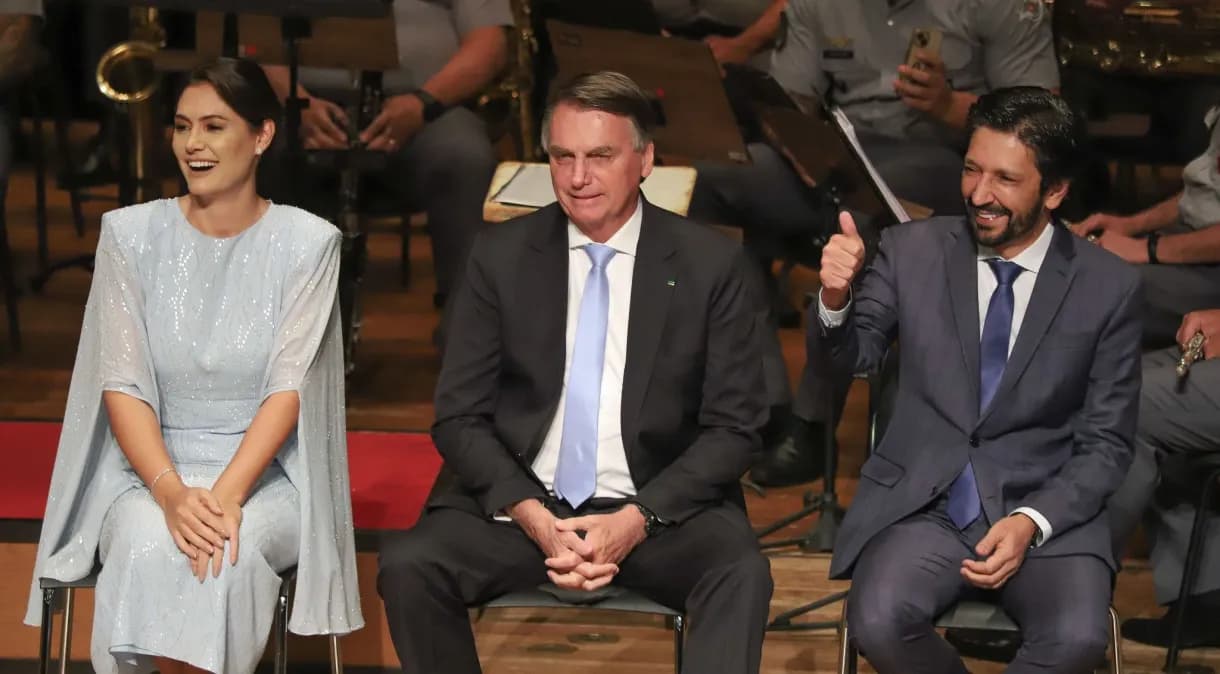 Prefeitura de SP é multada em R$ 50 mil por homenagem a Michelle Bolsonaro no Theatro Municipal