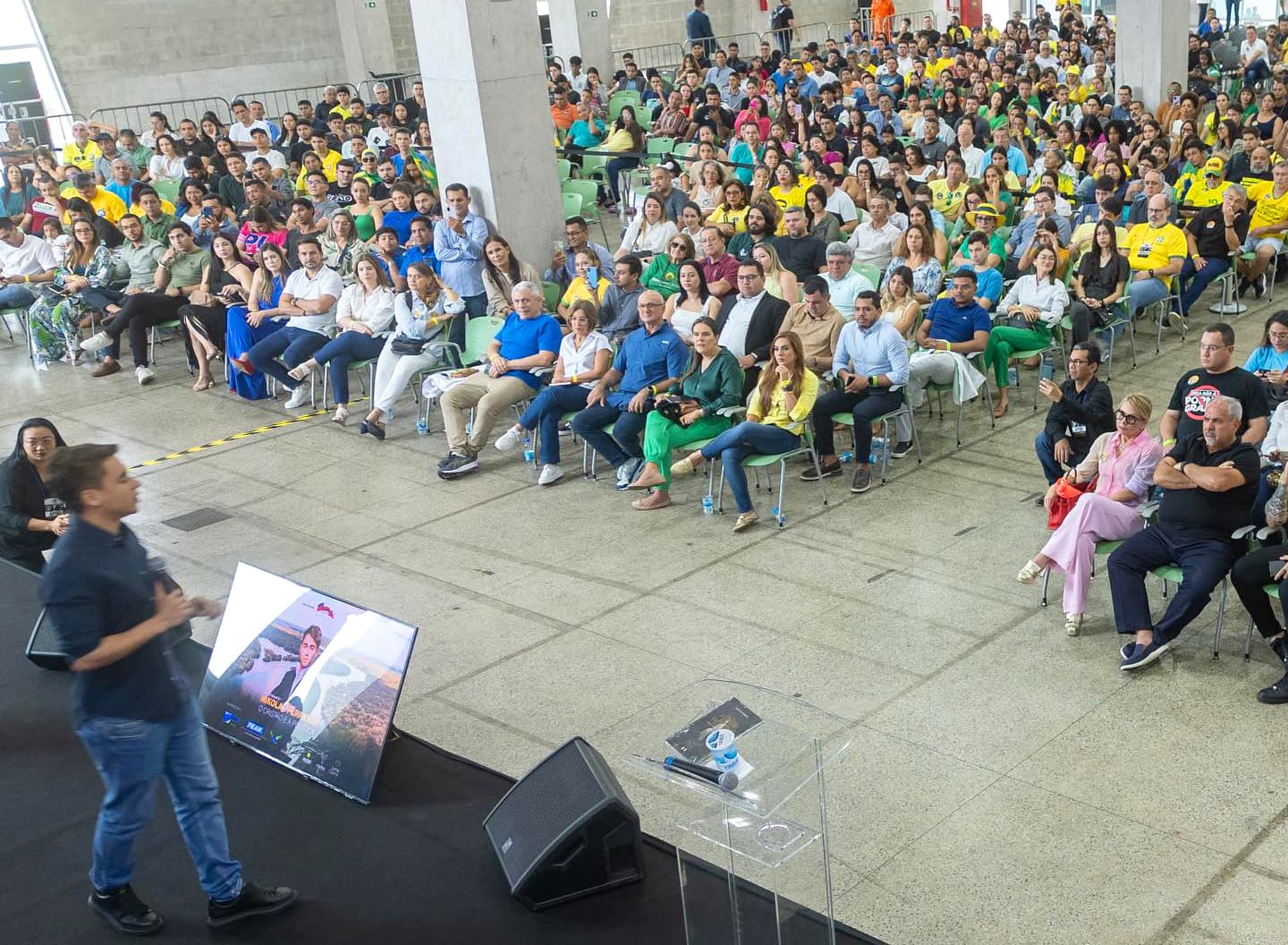 Em Manaus, Nikolas Ferreira incentiva jovens, fala sobre Alberto Neto e tece críticas ao Governo Federal