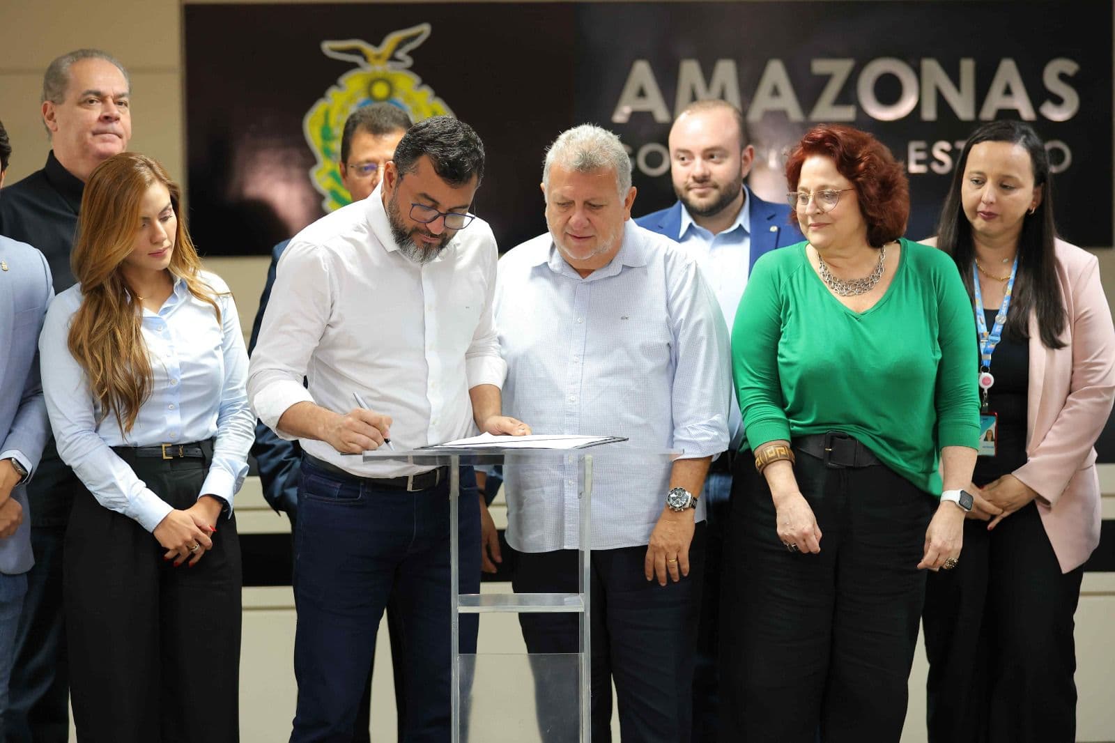 Amazonas Meu Lar: Wilson Lima assina repasse de R$ 446 milhões à Caixa Econômica para financiar entrada de imóveis