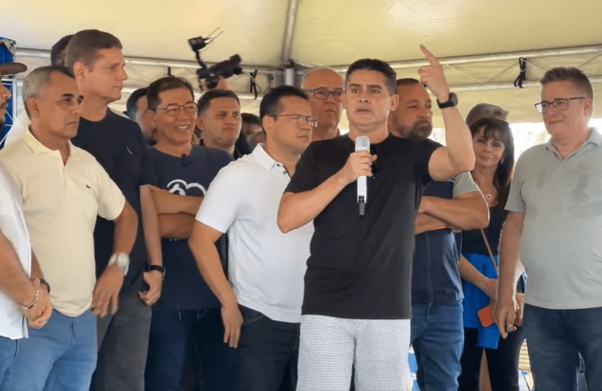 Prefeitura entrega 50 ônibus novos e amplia frota de transporte público em Manaus