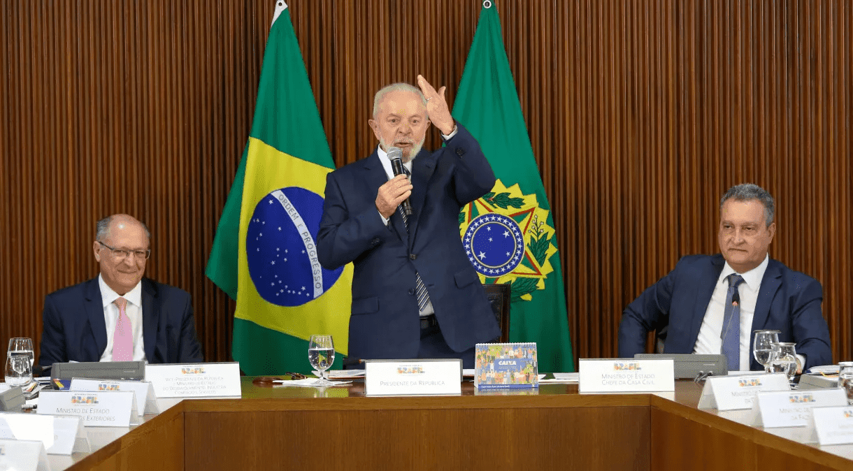 &#8220;Presidente é um covardão. Não teve coragem de executar aquilo que planejou&#8221;, diz Lula sobre suposta tentativa de golpe