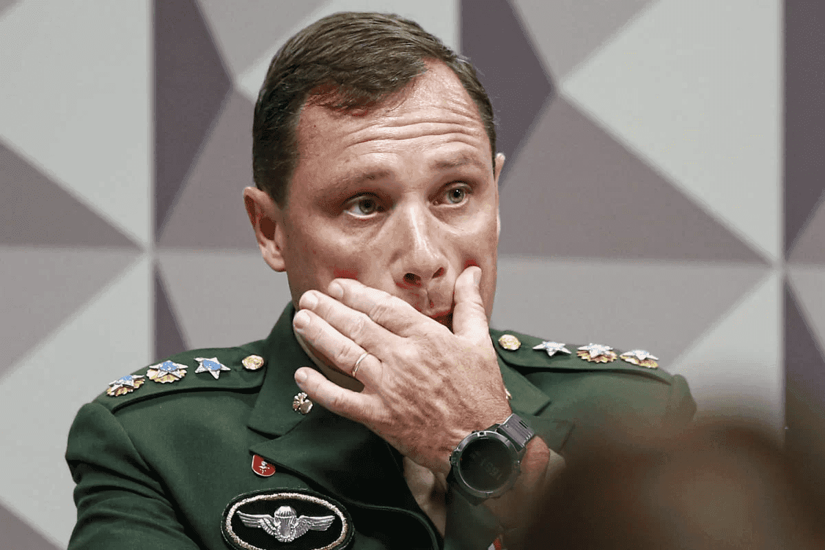 Veja divulga áudios em que Mauro Cid diz ser pressionado a delatar eventos que não tinha conhecimento à PF