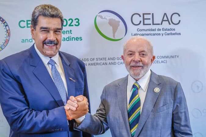 Lula se reúne com Maduro e discute eleições na Venezuela   