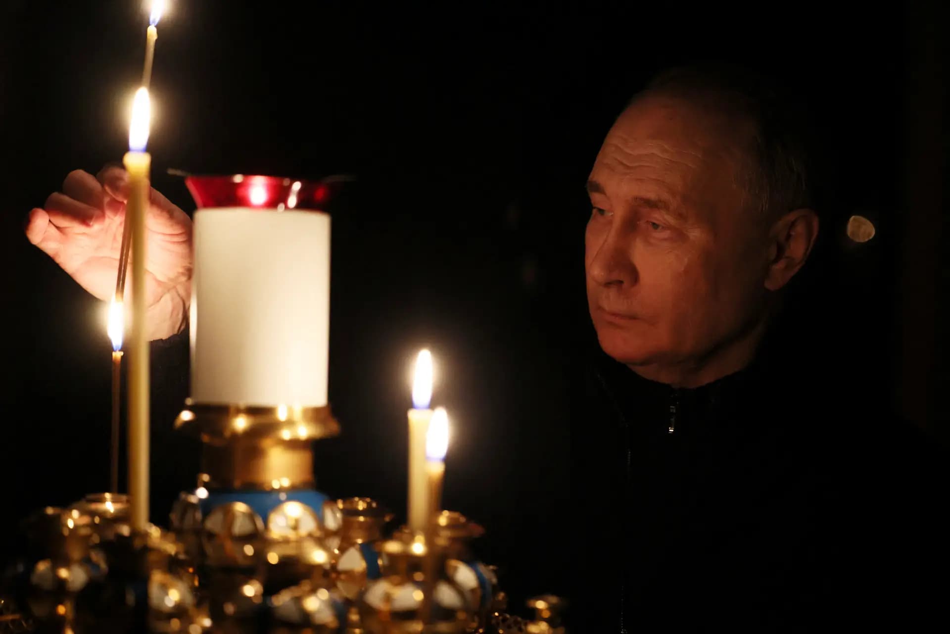 Putin presta homenagem às vítimas do ataque em Moscou; pelo menos 137 mortos 