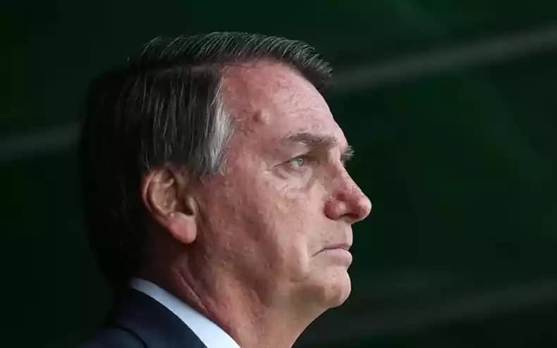Indiciamento de Bolsonaro pela PF ganha destaque na mídia internacional