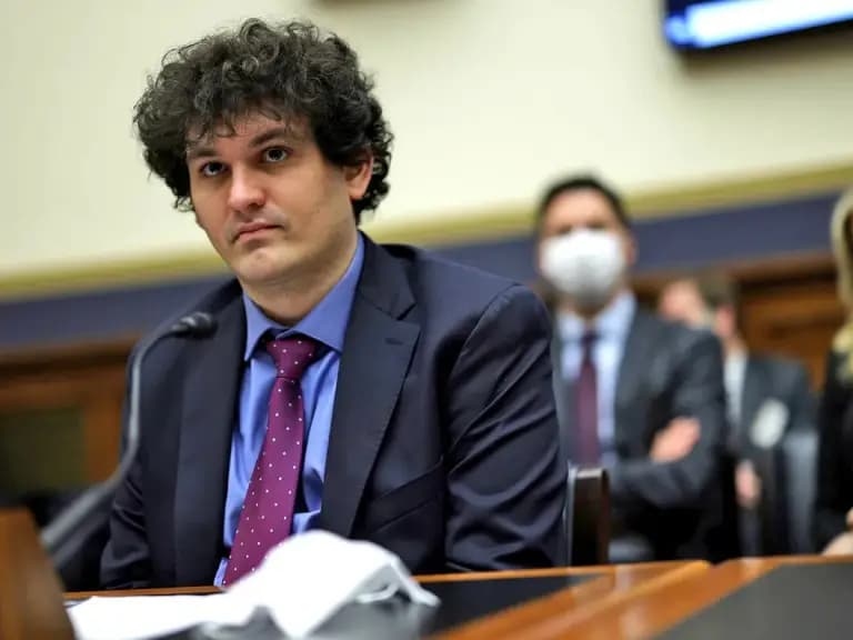 Ex-bilionário das criptomoedas pode ser condenado a 50 anos de prisão; entenda o caso