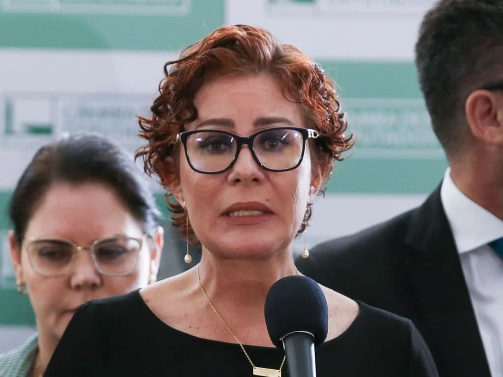 Ré, deputada Carla Zambelli pede ajuda a Elon Musk no X