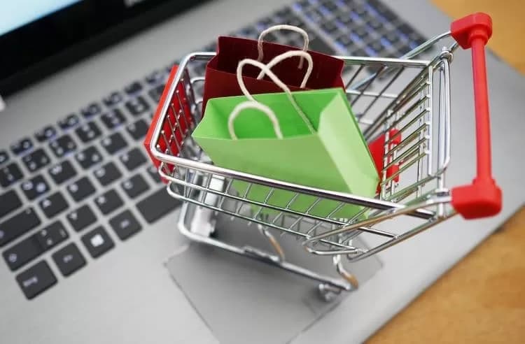 Taxa das Blusinhas: Saiba até quando fazer compras internacionais sem ser taxado