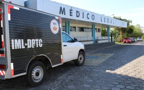 Motociclista morre após colisão frontal com carro, em Manaus