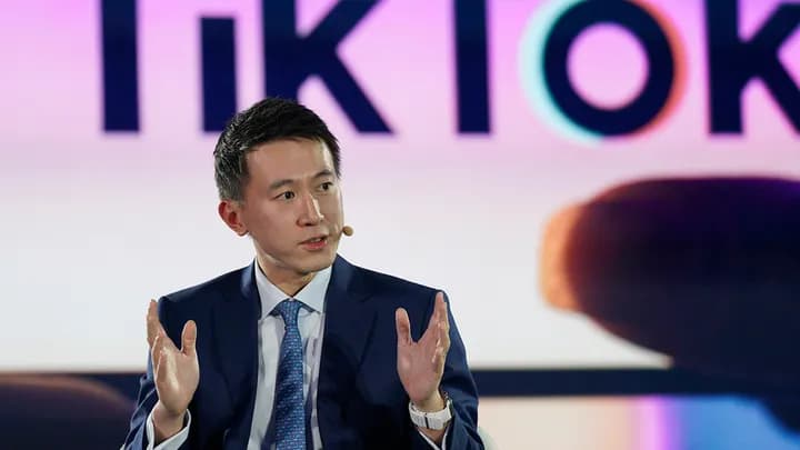 “Não vamos a lugar nenhum”, diz presidente do TikTok após restrições dos EUA