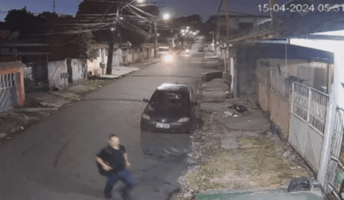 VÍDEO: Em Manaus, homem consegue escapar de assaltantes em moto