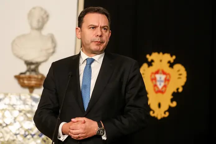 Portugal: Luis Montenegro toma posse como premiê após eleições antecipadas