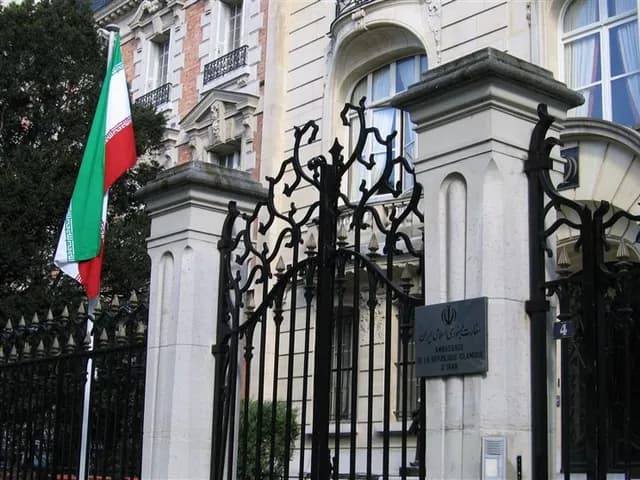 Homem que ameaçou consulado do Irã é condenado em Paris