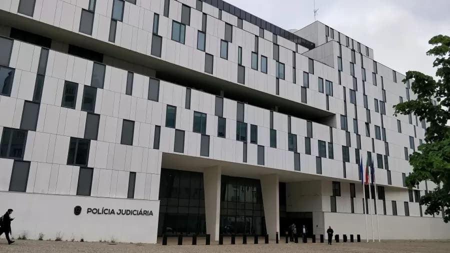 Em Portugal, pai e filha brasileiros procurados pela Interpol são presos por estelionato