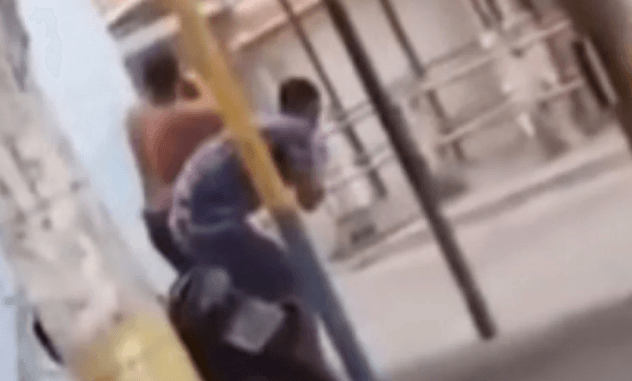 VÍDEO: Policiais militares são recebidos a tiros em comunidade no RJ
