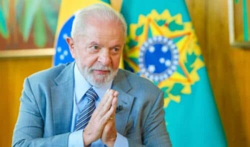 Lula reúne ministros para discutir ações de combate a incêndios e emergência climática