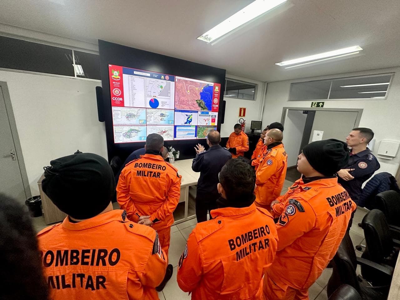 Bombeiros do AM chegam no RS e iniciam mapeamento para ações de resgate de vítimas das enchentes