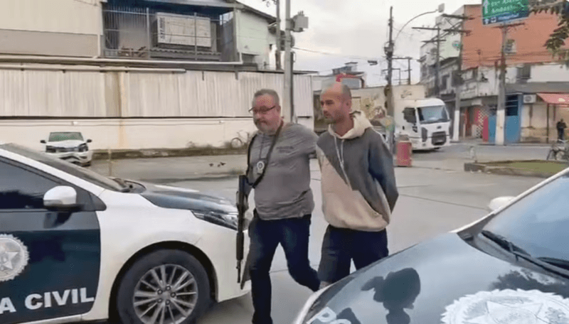 No RJ, homem mata cachorro a facadas por ciúme e deixa corpo na porta da casa da ex-mulher