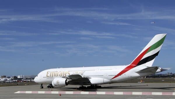 VÍDEO: Motor de avião da Emirates estoura na saída de Guarulhos