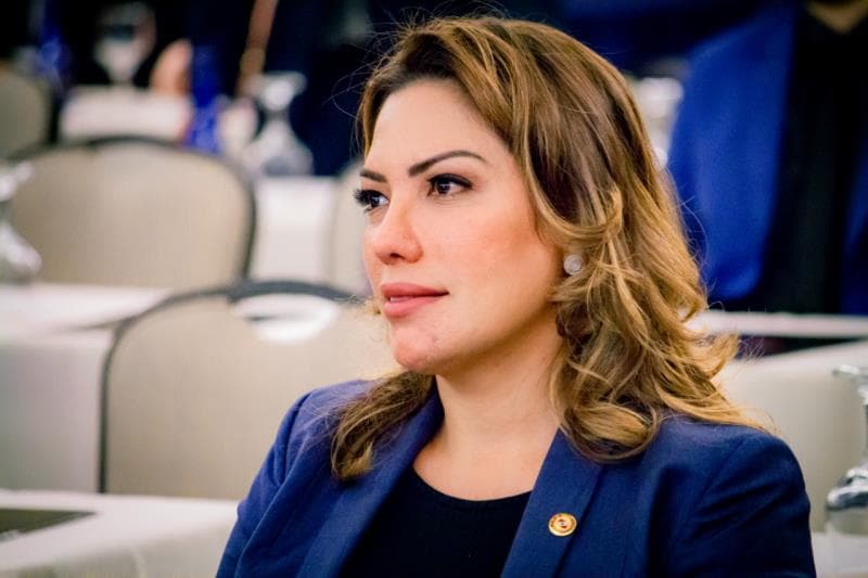Deputada evangélica retira assinatura do projeto de lei sobre o aborto