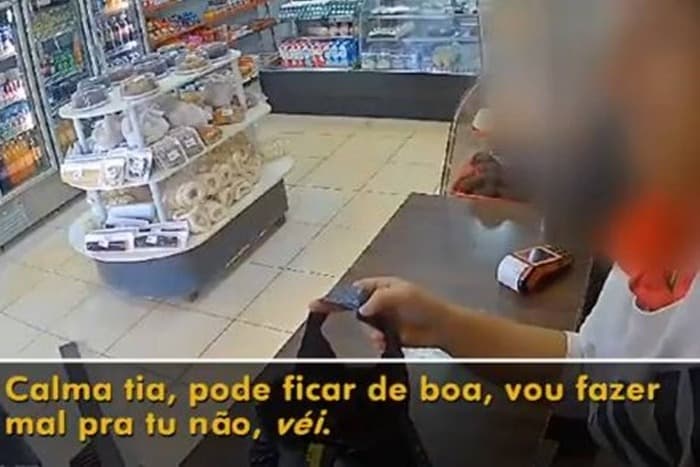 VÍDEO: “Calma tia, vou fazer mal pra tu não”, diz ladrão durante assalto em GO