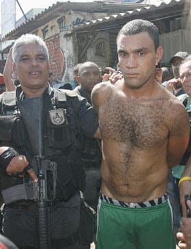 Um dos condenados ao assassinato do jornalista Tim Lopes tem prisão convertida em domiciliar no RJ