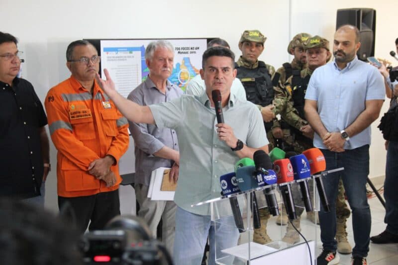 &#8220;Chega de Manaus ser penalizada pela ineficiência dos outros entes&#8221;, diz David Almeida sobre intensa fumaça do fim de semana