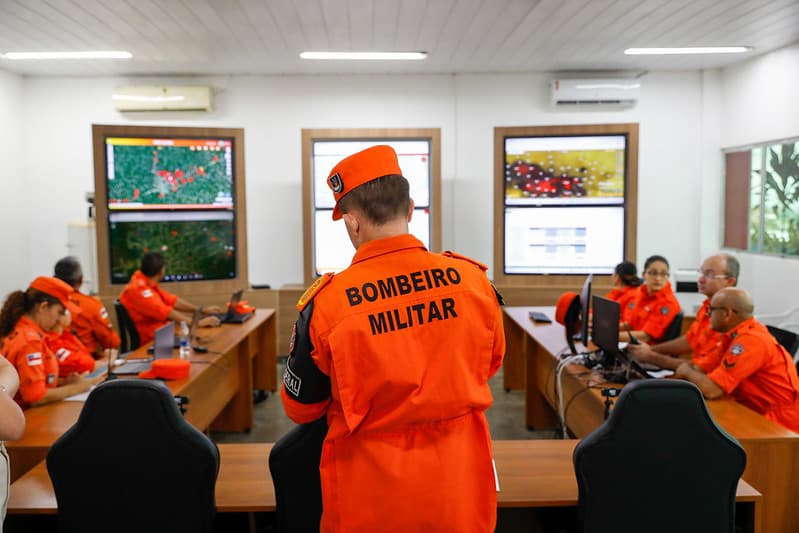 Em dois meses, Corpo de Bombeiros combate mais de 11 mil focos de incêndio no Amazonas