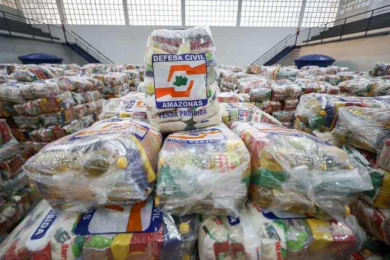 Governo do Amazonas enviou 1,9 mil toneladas de alimentos a familias atingidas pela estiagem