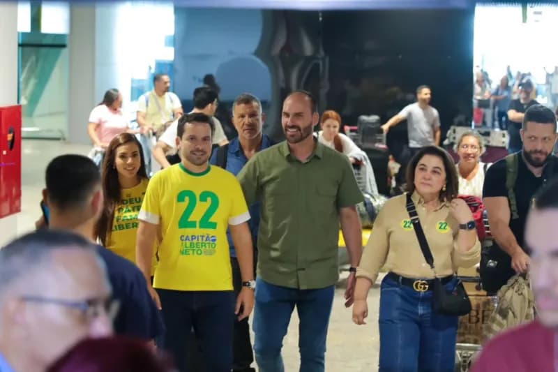Eleições 2024: Eduardo Bolsonaro chega em Manaus para apoiar Alberto Neto e Maria do Carmo