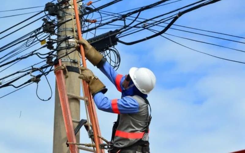 Japiim e outros três bairros de Manaus devem ficar sem energia elétrica nesta segunda-feira (16/12)